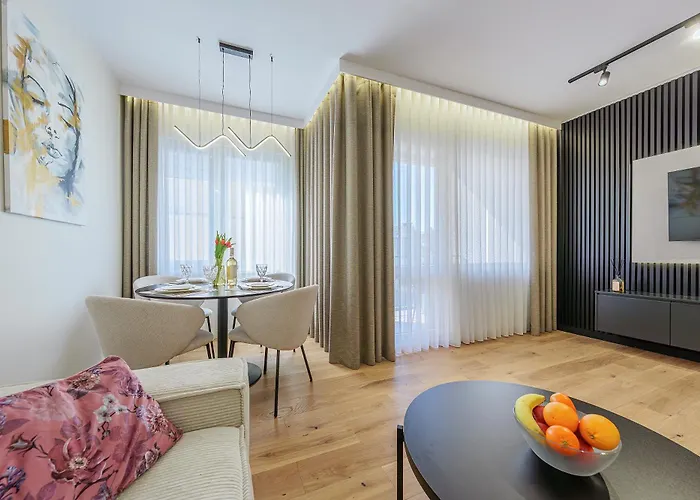 Hello Classy Royal Apartament *