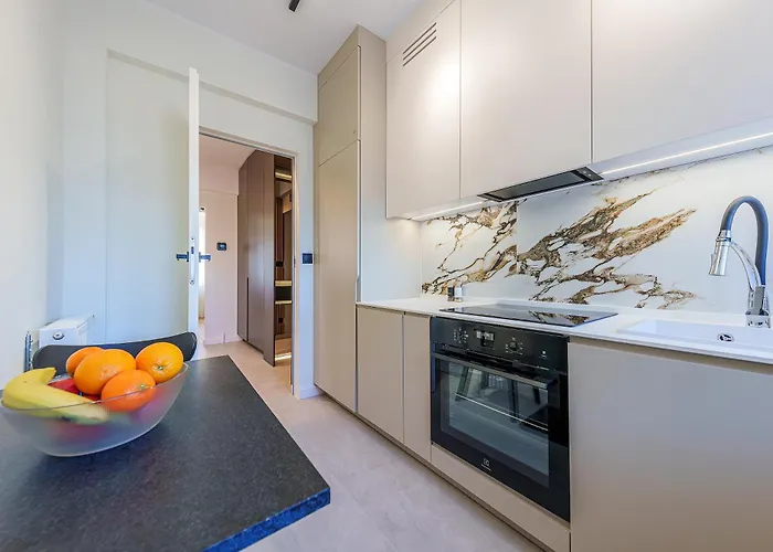 Hello Classy Royal Apartament