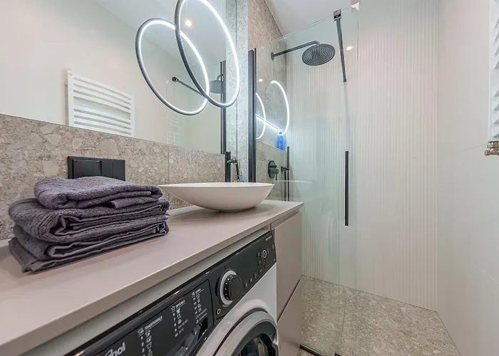 Hello Classy Royal Apartament